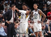 爵士队外线火力不可阻挡，继续前进